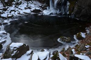 雪どけを待つの写真