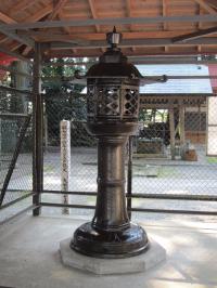 木幡神社の鉄灯籠