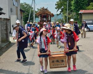 夏祭り楽しむの写真