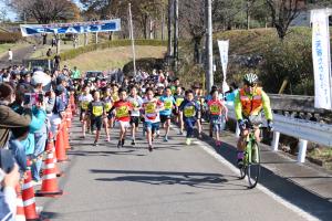 自転車での先導の様子