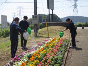 川崎城跡公園花植え