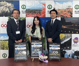 伊藤教育長と加納清楓さんと森島市長
